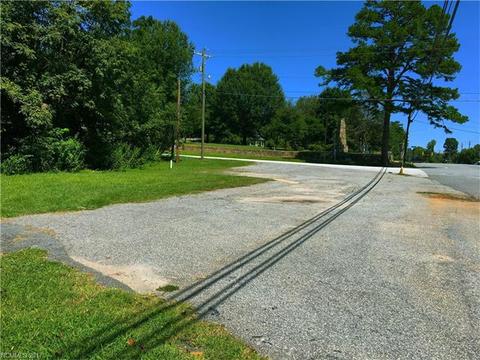 49 Hampton Ct, Columbus, NC 28722 photo 6
