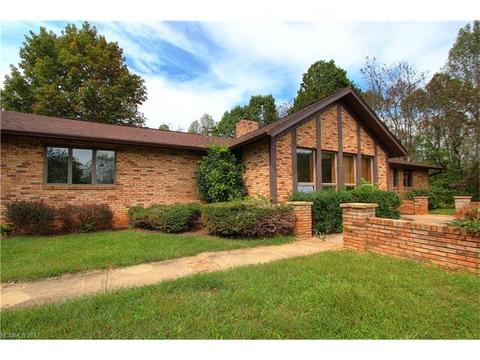 276 280 Windy Hill Dr, Clyde, NC 28721 photo 1