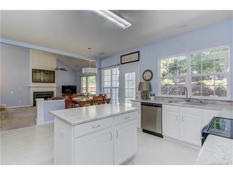 20719 Waters Edge Ct, Cornelius, NC 28031 photo 9
