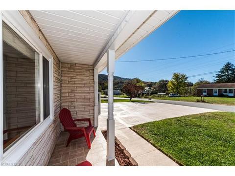 192 James St, Clyde, NC 28721 photo 4