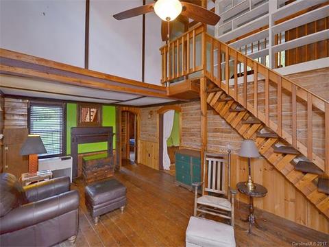 823 Crabtree Rd, Spruce Pine, NC 28777 photo 3