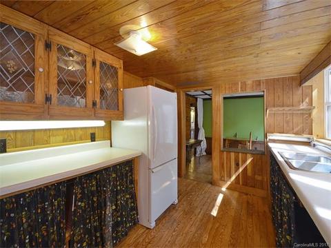 823 Crabtree Rd, Spruce Pine, NC 28777 photo 5