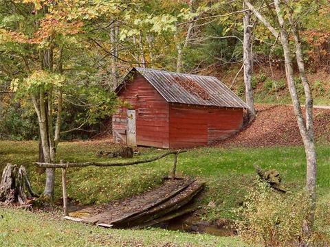 823 Crabtree Rd, Spruce Pine, NC 28777 photo 14
