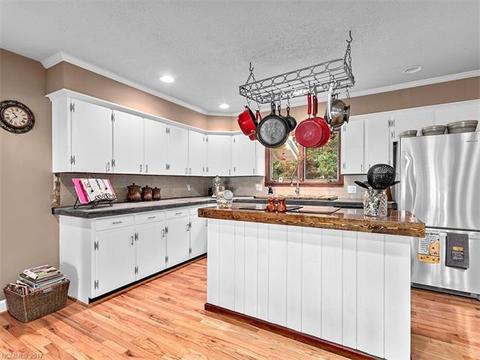 534 Larkin Ln, Spruce Pine, NC 28777 photo 6