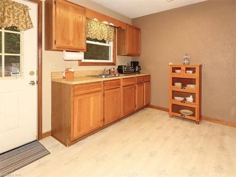 85 Azalea Dr, Clyde, NC 28721 photo 11