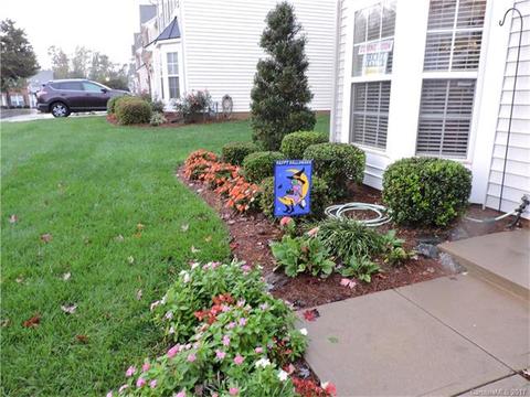 7962 Mariners Pointe Cir, Denver, NC 28037 photo 2