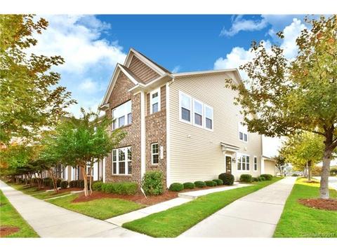 8289 Viewpoint Ln, Cornelius, NC 28031 photo 1