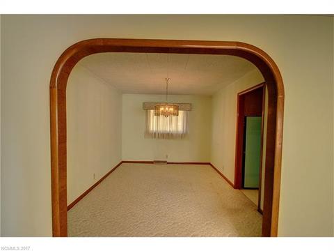 252 Falls Cir, Sylva, NC 28779 photo 7