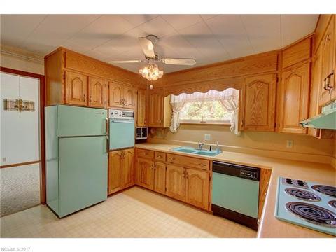 252 Falls Cir, Sylva, NC 28779 photo 5