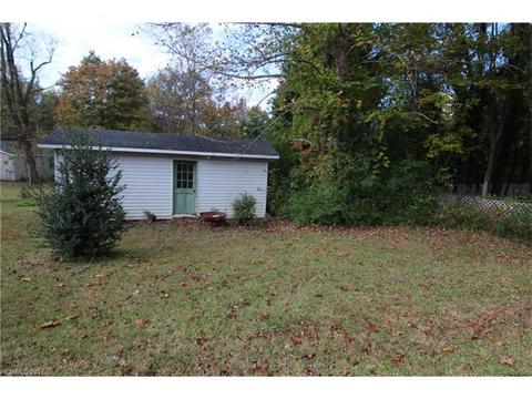 365 Thermal View Dr, Tryon, NC 28782 photo 3
