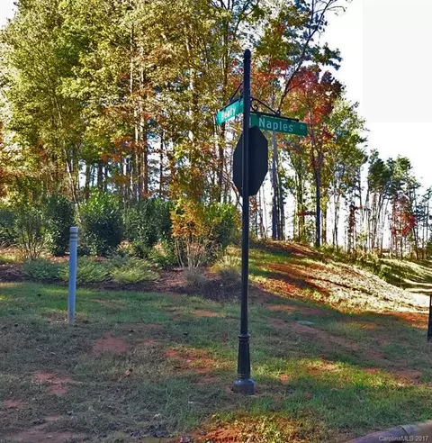 900 Naples Dr, Davidson, NC 28036 photo 4