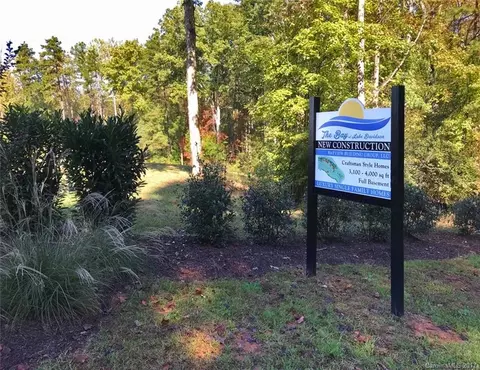 900 Naples Dr, Davidson, NC 28036 photo 3