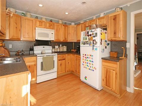 101 Lee Rd, Clyde, NC 28721 photo 3