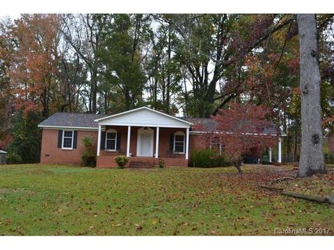 1214 Gladstone Rd, Lancaster, SC 29720 photo 1