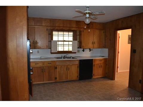 1214 Gladstone Rd, Lancaster, SC 29720 photo 5