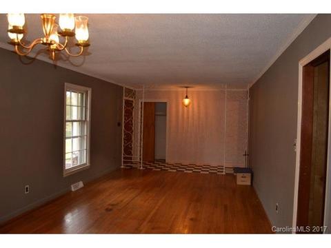 1214 Gladstone Rd, Lancaster, SC 29720 photo 3