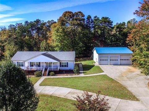 136 Summertree Dr, Troutman, NC 28166 photo 2