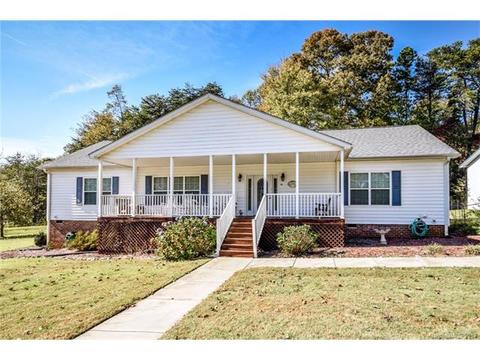 136 Summertree Dr, Troutman, NC 28166 photo 3
