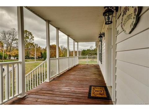 136 Summertree Dr, Troutman, NC 28166 photo 4