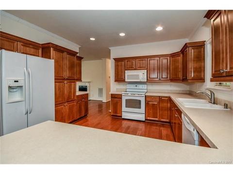 136 Summertree Dr, Troutman, NC 28166 photo 17