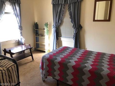 21 Flint St, Spruce Pine, NC 28777 photo 4