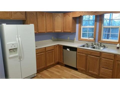 180 Maple St, Clyde, NC 28721 photo 5