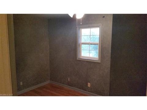 180 Maple St, Clyde, NC 28721 photo 8