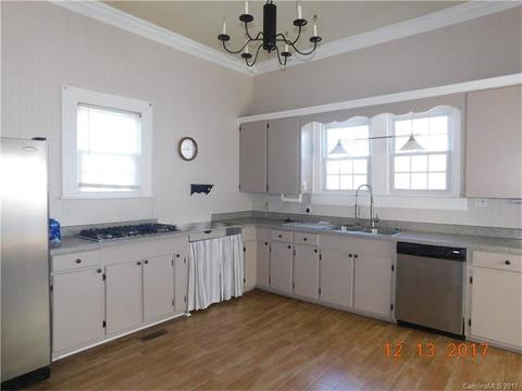 207 E 10th St, Kannapolis, NC 28083 photo 3