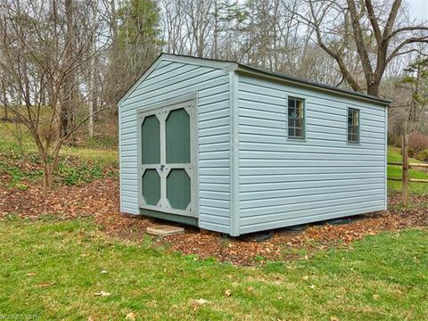 196 Nelson St, Clyde, NC 28721 photo 18
