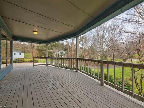 196 Nelson St, Clyde, NC 28721 photo 6