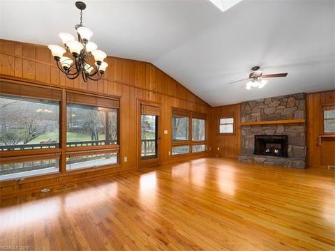 196 Nelson St, Clyde, NC 28721 photo 4