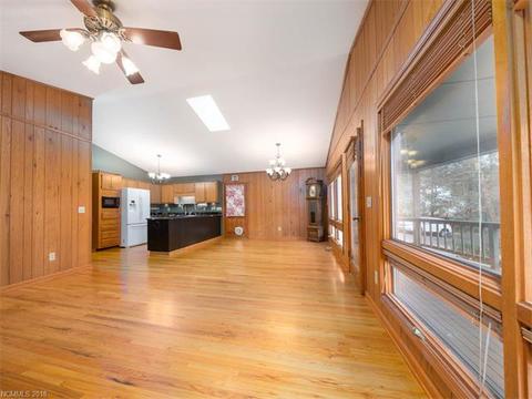 196 Nelson St, Clyde, NC 28721 photo 5