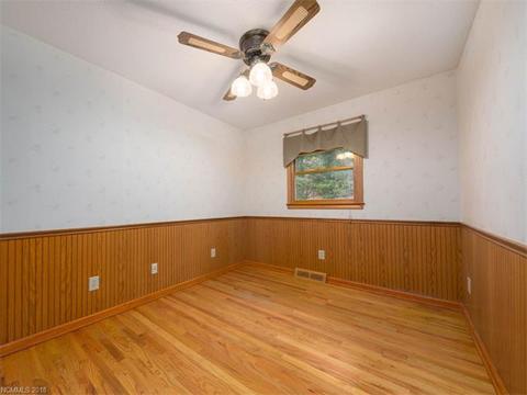 196 Nelson St, Clyde, NC 28721 photo 11
