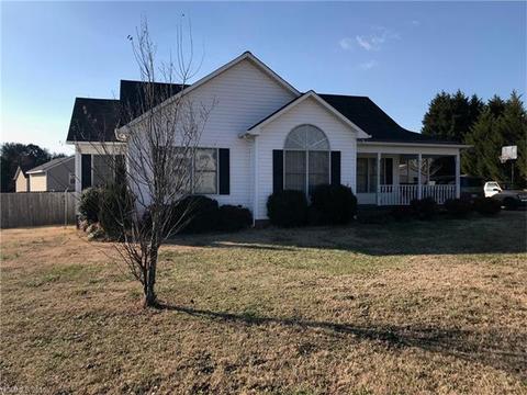 165 E Fork Dr, Ellenboro, NC 28040 photo 1