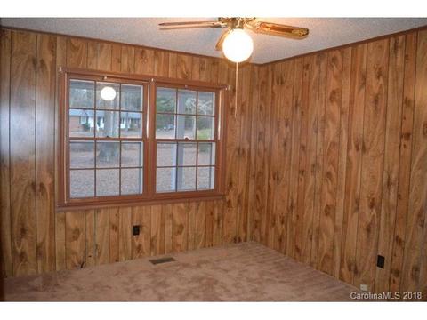 559 Community Ln, Lancaster, SC 29720 photo 2