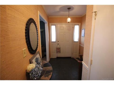 700 Bethune Pl, Matthews, NC 28105 photo 2