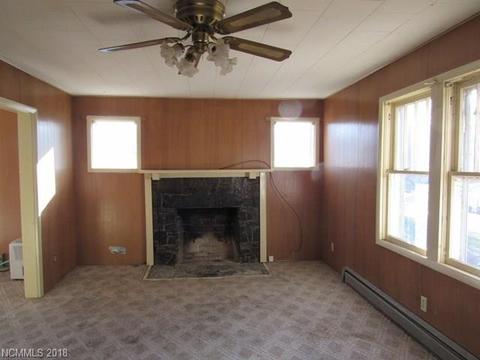 525 Summitt Ave, Spruce Pine, NC 28777 photo 8
