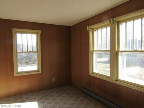 525 Summitt Ave, Spruce Pine, NC 28777 photo 7