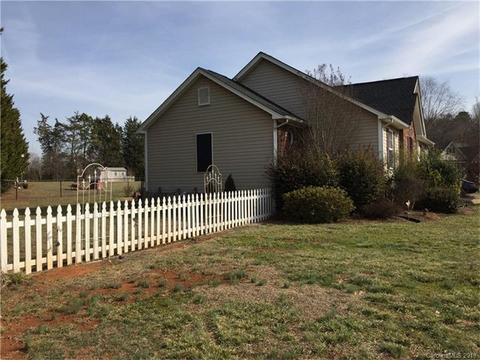 301 Patrick Ct, York, SC 29745 photo 3