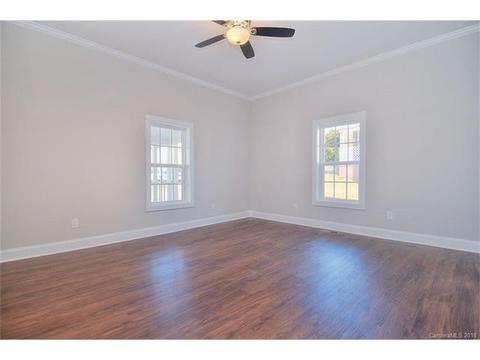 60 4th St, Cramerton, NC 28032 photo 9