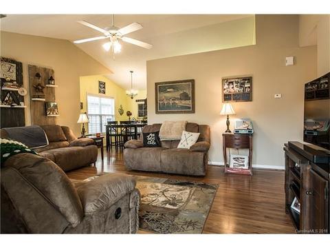 732 E 8th St, Oakboro, NC 28129 photo 4