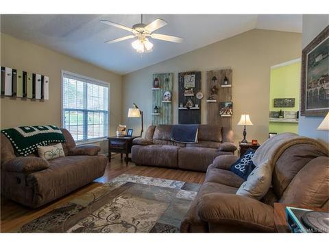 732 E 8th St, Oakboro, NC 28129 photo 5