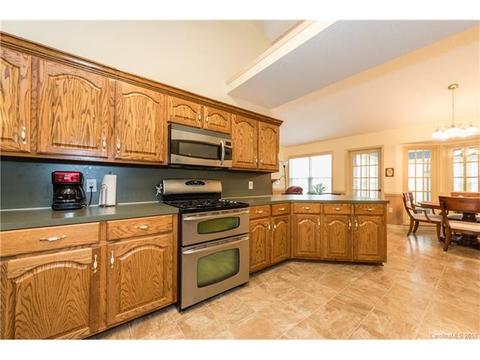 1018 Meadow Dr, Lancaster, SC 29720 photo 13