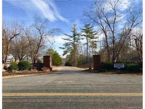 21 Stoneybrook Way, Tryon, NC 28782 photo 2