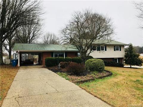 2359 Plainfield Dr, Conover, NC 28613 photo 1