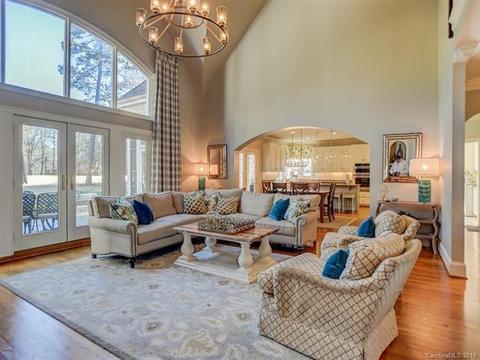 19804 River Falls Dr, Davidson, NC 28036 photo 2