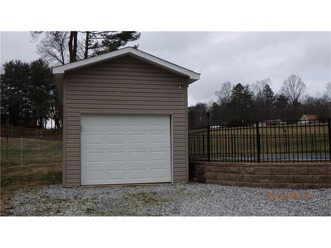 302 Maple St, Hudson, NC 28638 photo 18