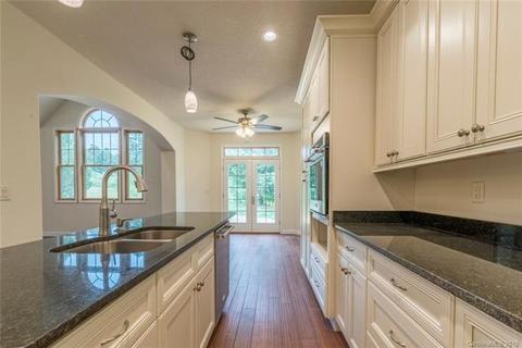 289 Spring Dr, Mars Hill, NC 28754 photo 9