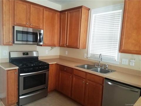 9725 Cadman Ct, Cornelius, NC 28031 photo 2