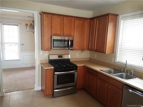 9725 Cadman Ct, Cornelius, NC 28031 photo 3